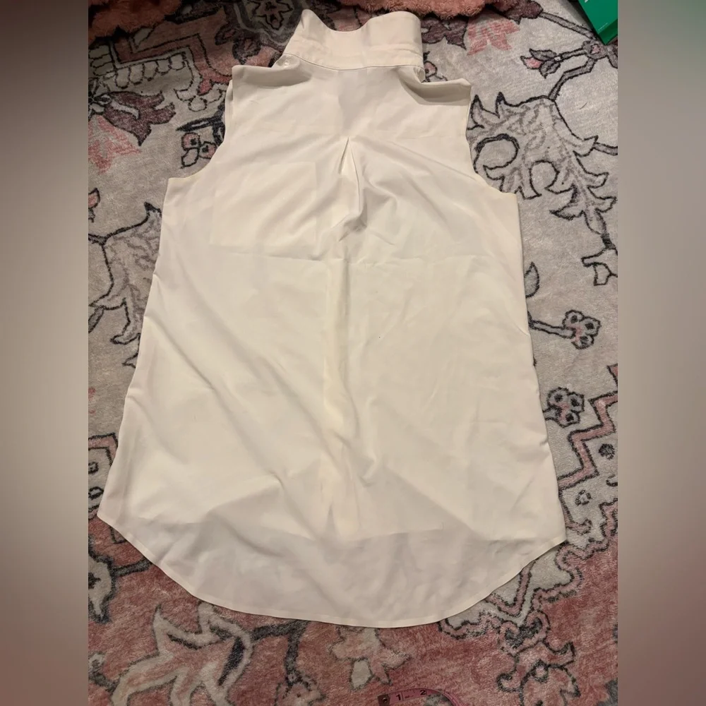 Athleta Sleeveless Ivory Button Down Blouse, size XS - Picture 4 of 7